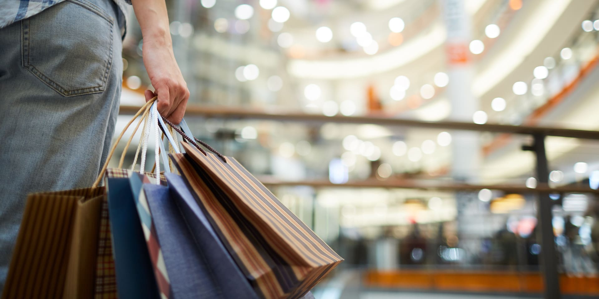 From Clicks to Customers: The Click and Mortar Advantage